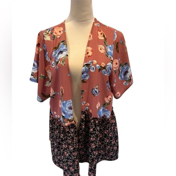 Altar'd State Tops - Altar’d State Floral Kimono
